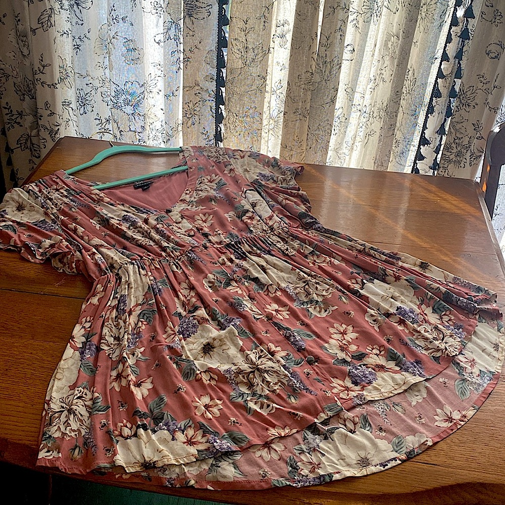 Torrid Size 1 Womans Baby Doll Shirt Button Down Flower Shirt